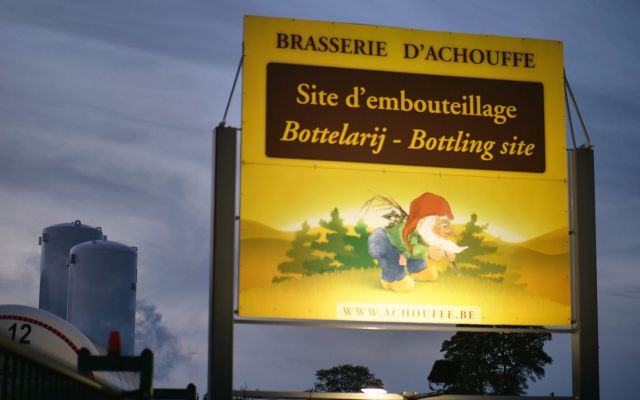 Éclairage du parking du personnel et relighting du hall d’embouteillage de la brasserie D’Achouffe